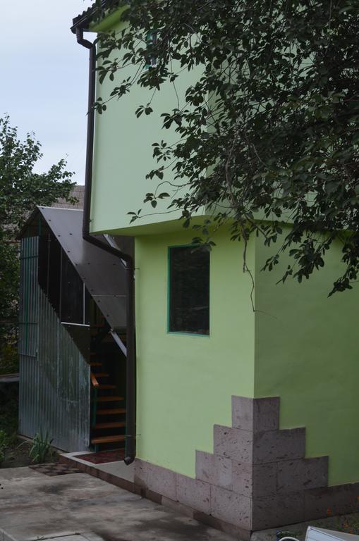 Cottages On Gdantsevskaya Street Krivoi Rog Exterior foto